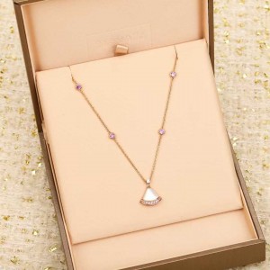 Classic scallop shape diamond-set necklace