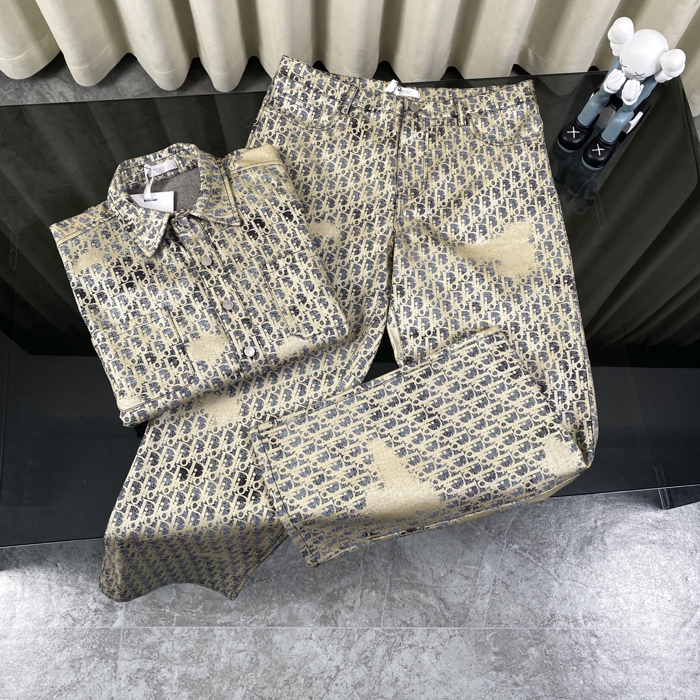 High craft gold stamping full print jeans High craft gold stamping full print jeans