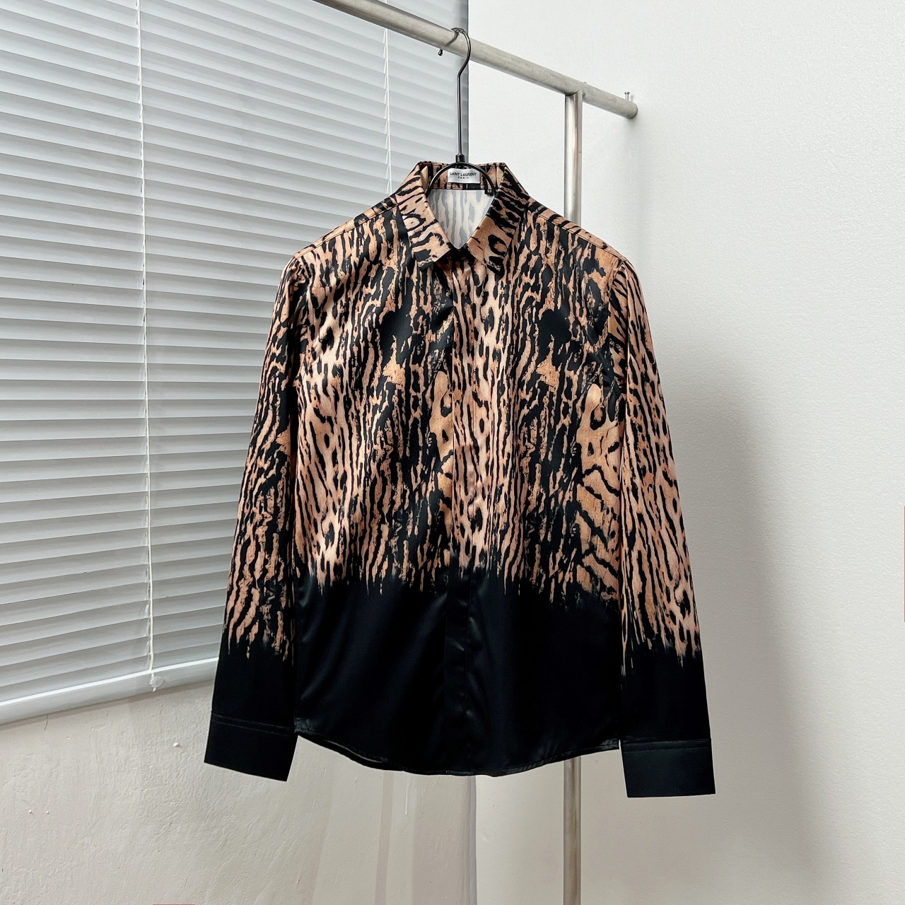 Leopard print patchwork print shirt Leopard print patchwork print shirt