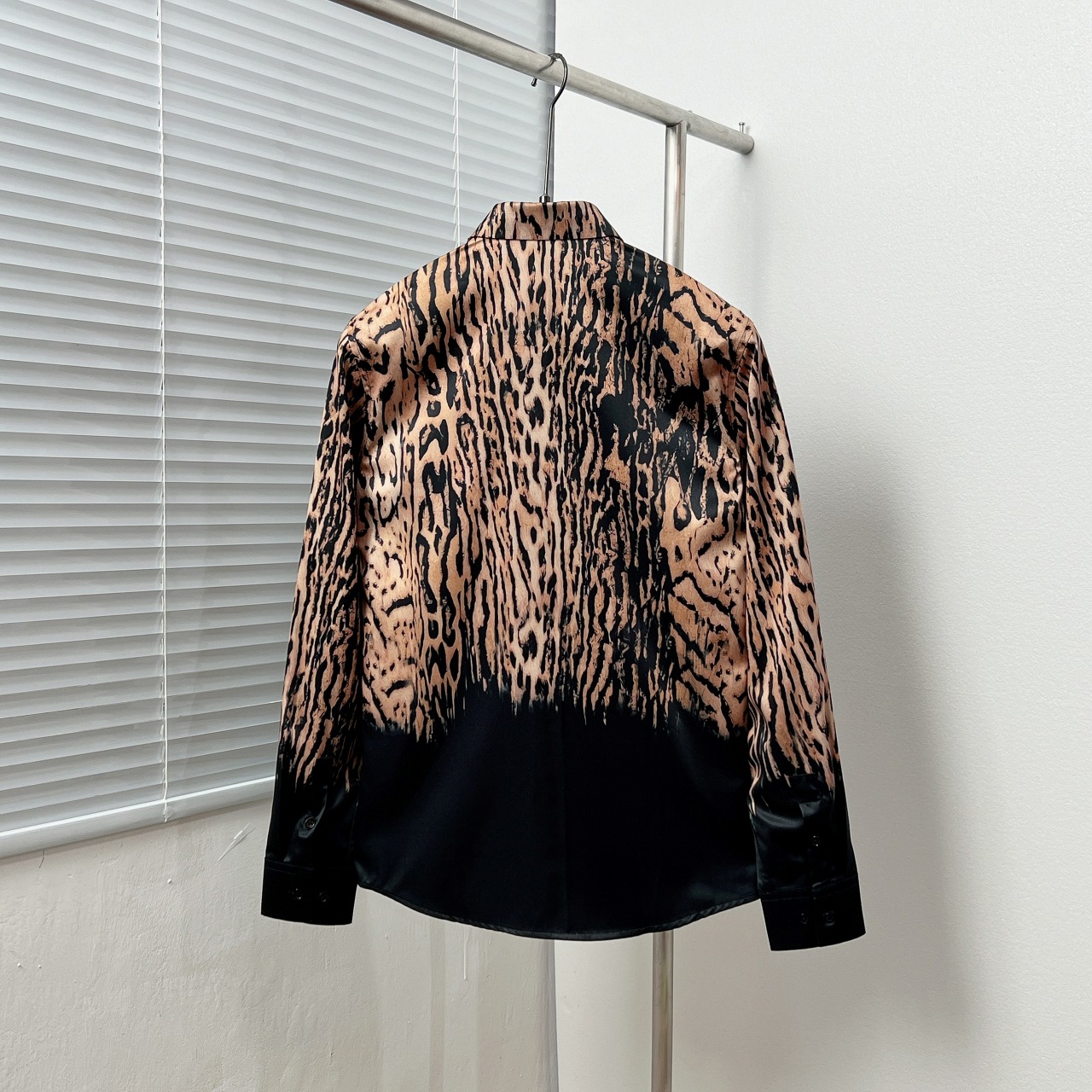 Leopard print patchwork print shirt Leopard print patchwork print shirt
