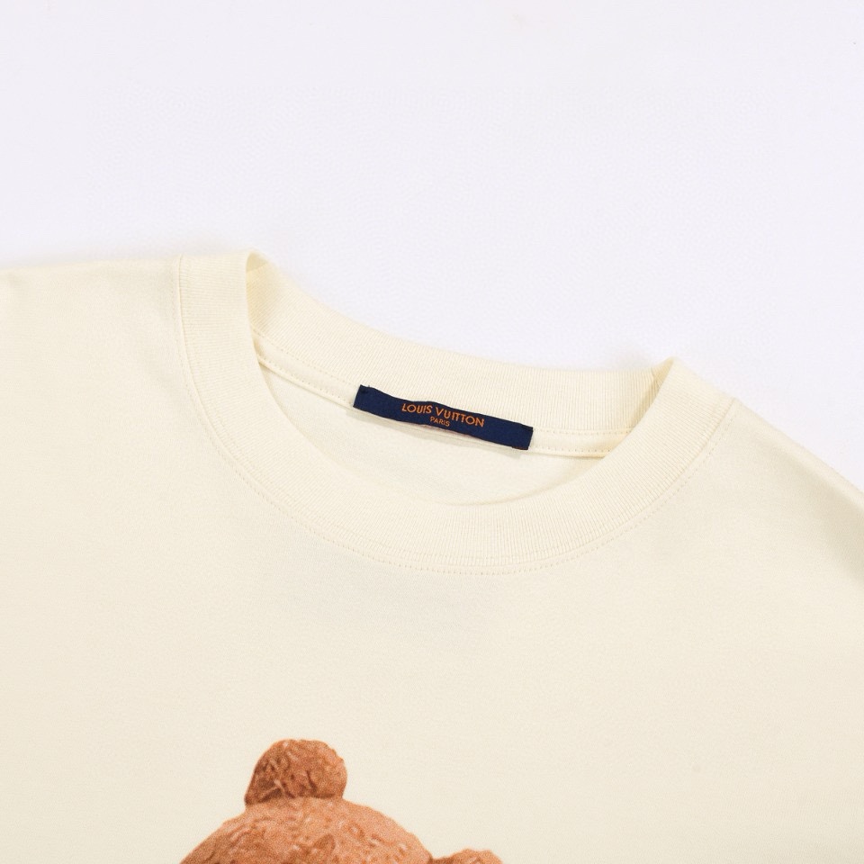 Bear print fashion t-shirt Bear print fashion t-shirt