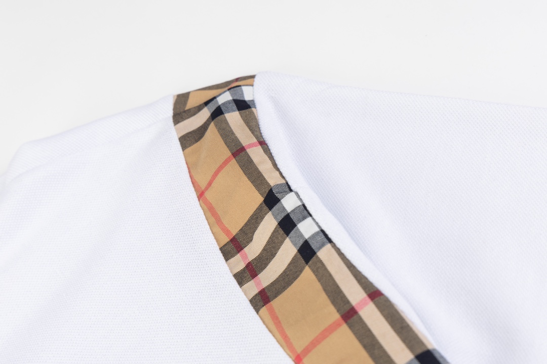 Plaid splicing embroidery polo shirt Plaid splicing embroidery polo shirt