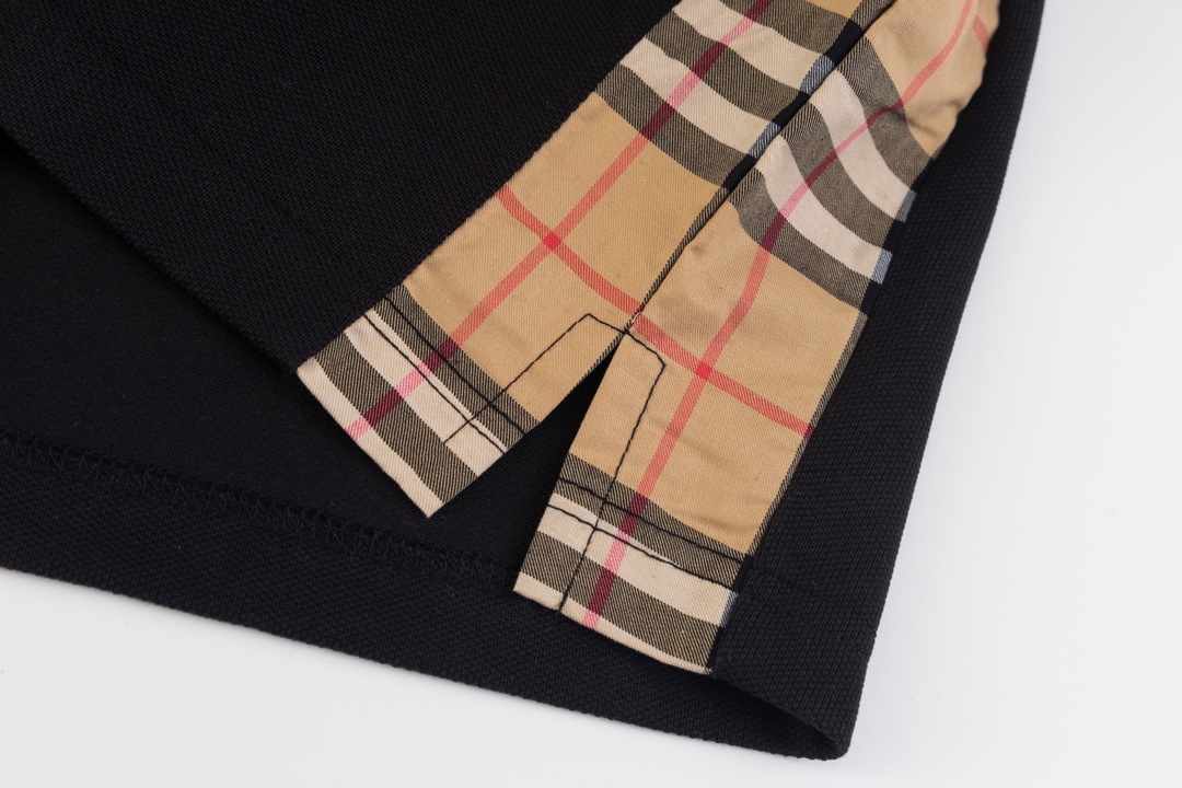 Plaid splicing embroidery polo shirt Plaid splicing embroidery polo shirt