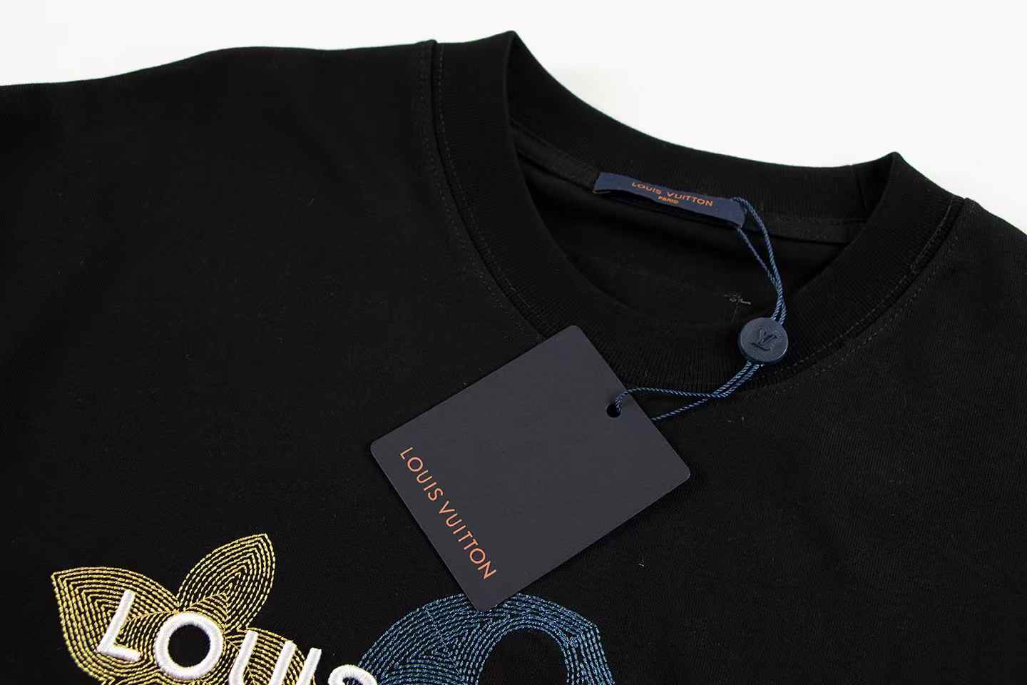 Alphabet pattern print t-shirt Alphabet pattern print t-shirt