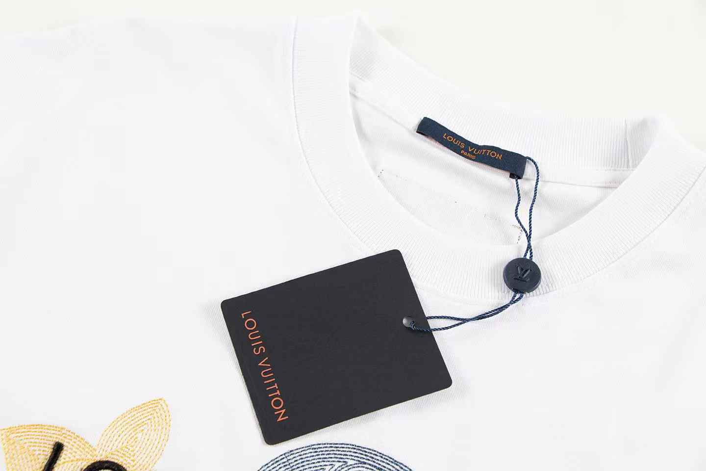 Alphabet pattern print t-shirt Alphabet pattern print t-shirt