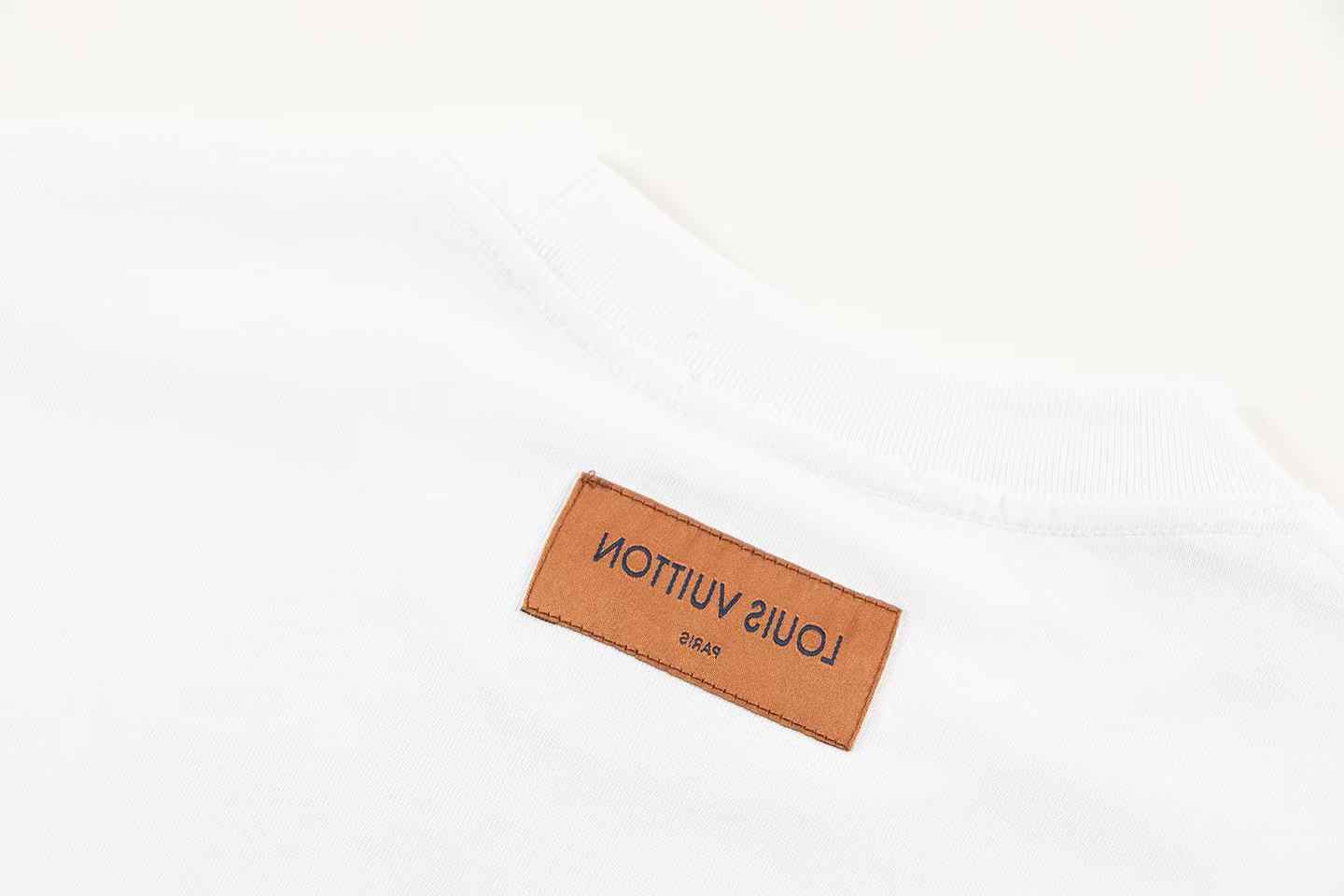 Alphabet pattern print t-shirt Alphabet pattern print t-shirt