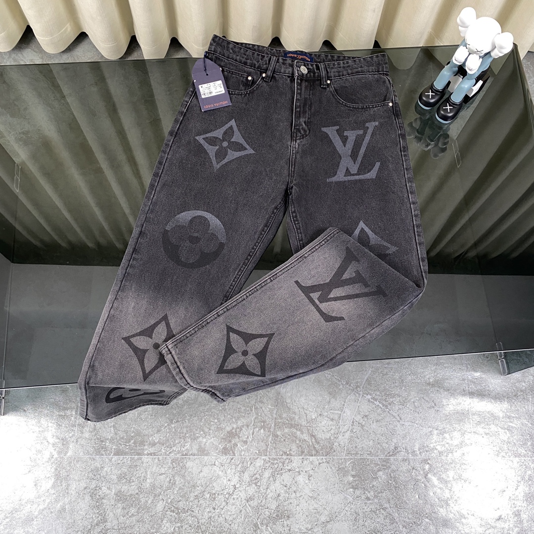 Gradient color big letter jeans Gradient color big letter jeans