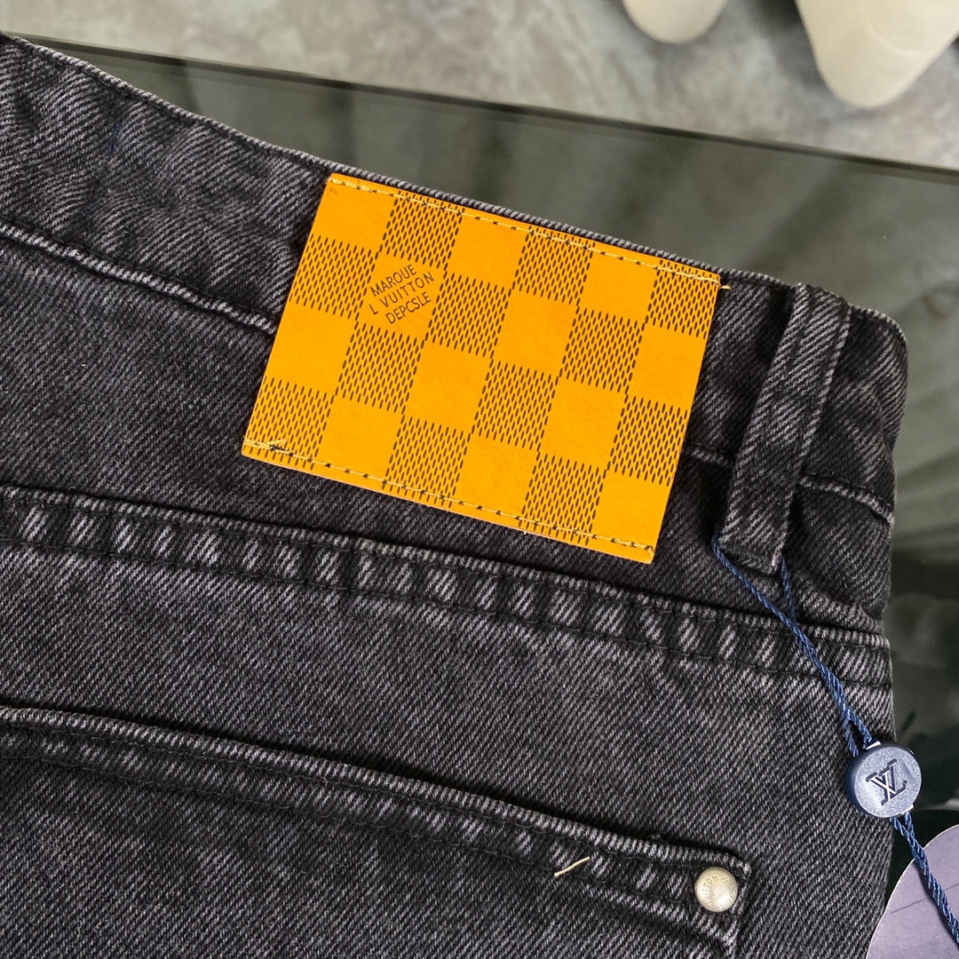 Gradient color big letter jeans Gradient color big letter jeans