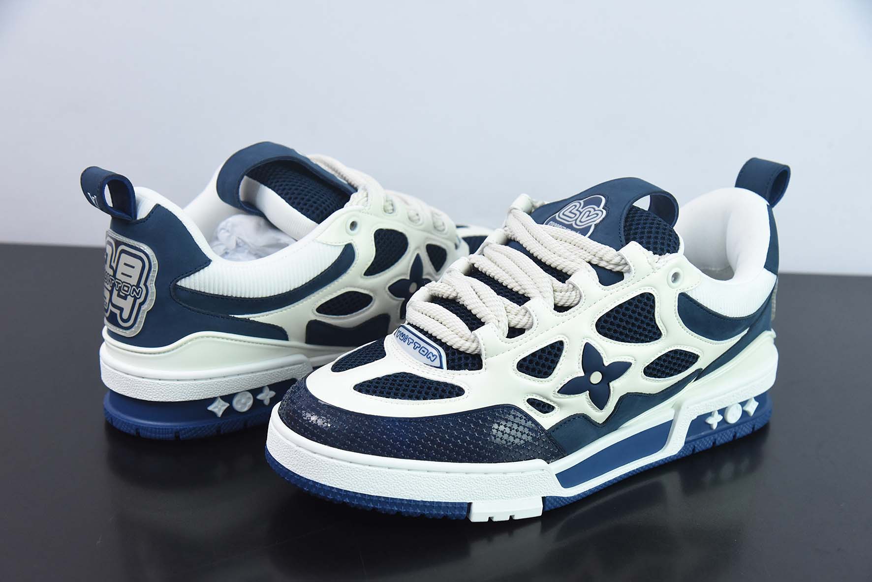 High quality sports shoes