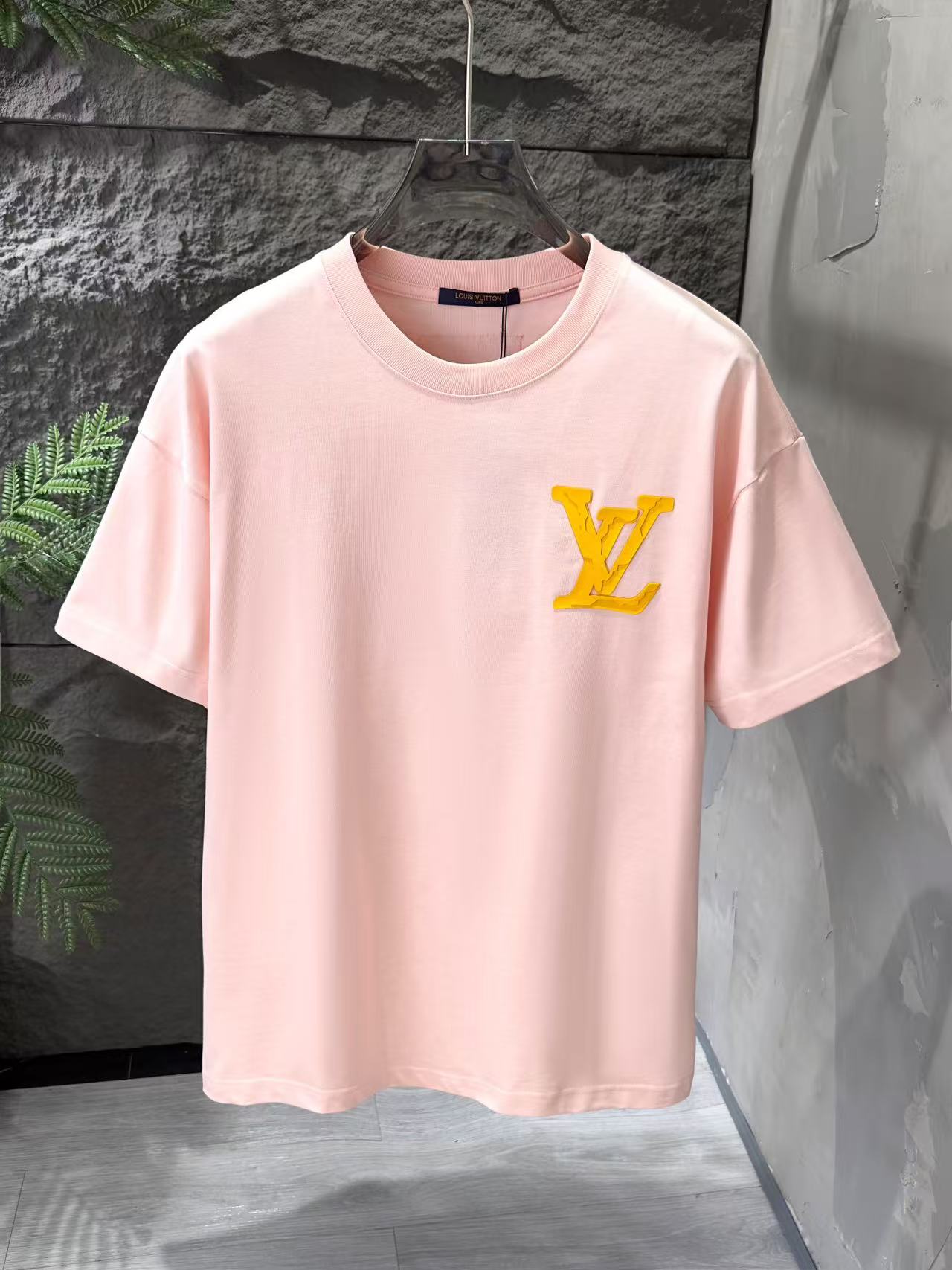 New classic embroidery t-shirt New classic embroidery t-shirt