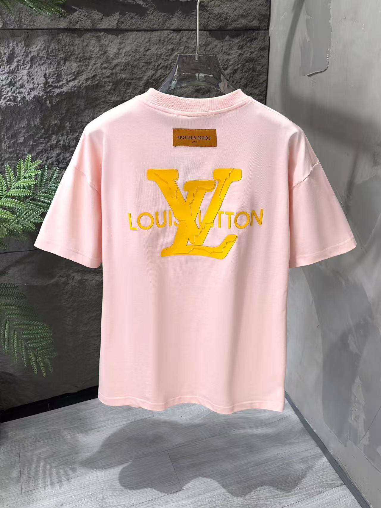 New classic embroidery t-shirt New classic embroidery t-shirt