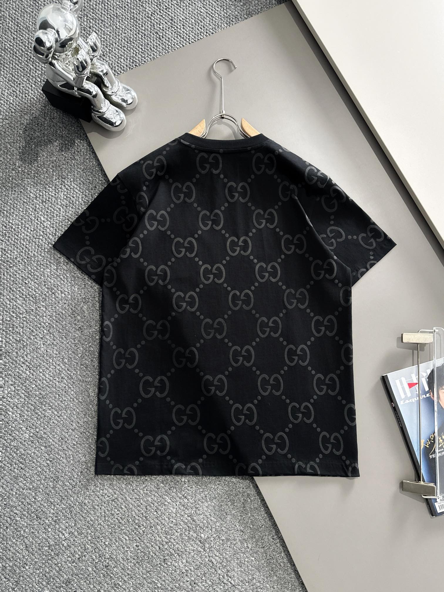 Full print with pocket t-shirt Full print with pocket t-shirt
