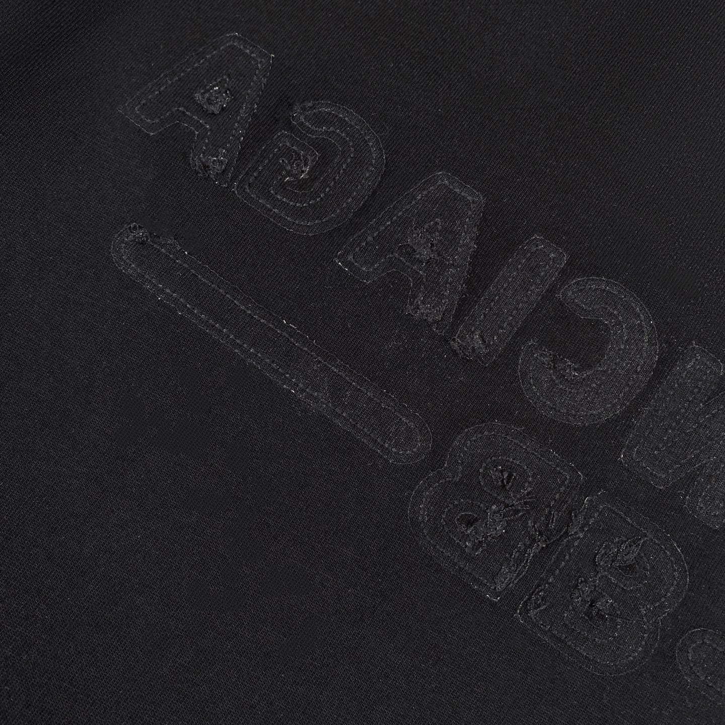 New style of old patch embroidery t-shirt New style of old patch embroidery t-shirt