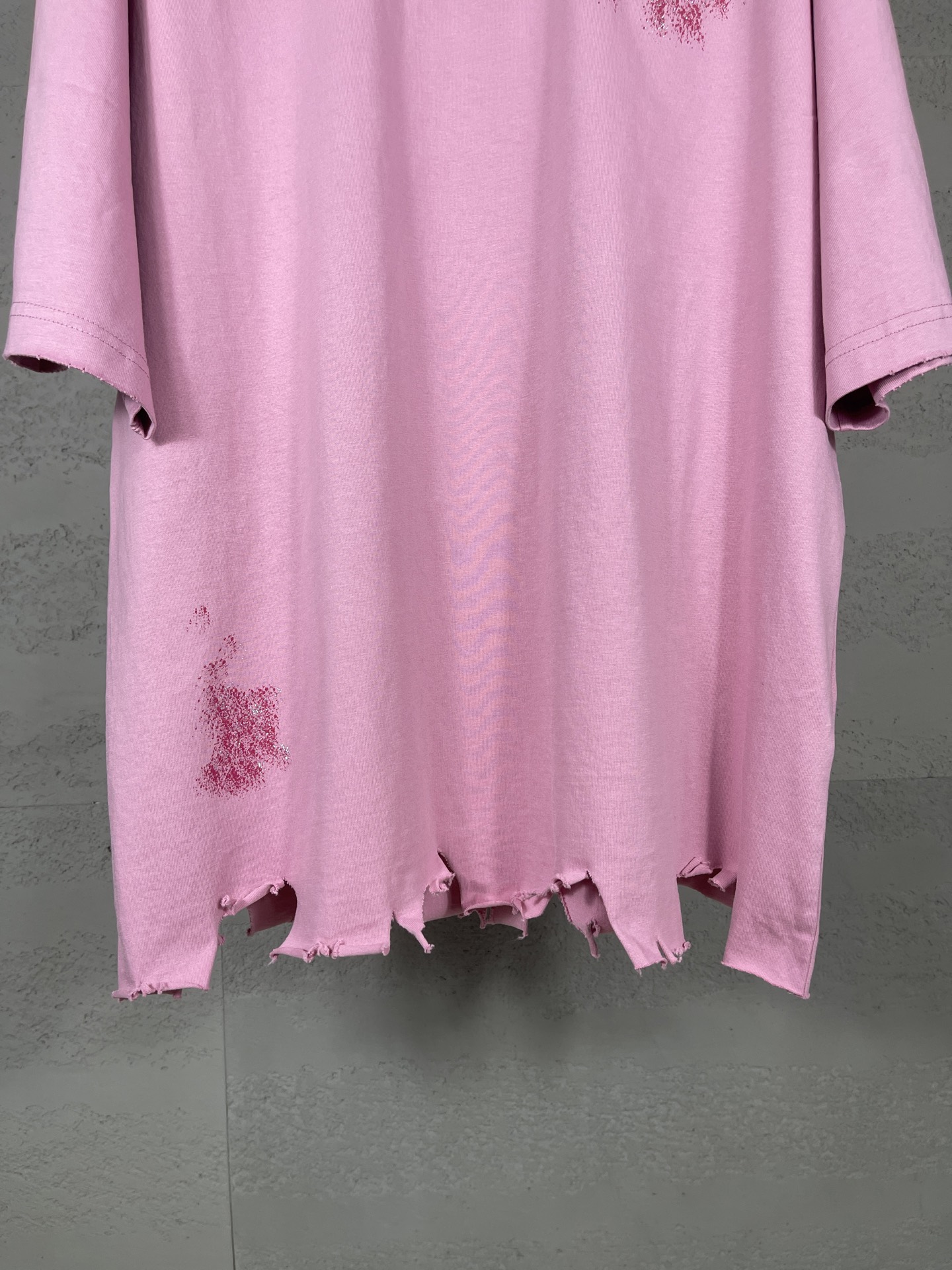 Classic pattern graffiti embroidery t-shirt Classic pattern graffiti embroidery t-shirt