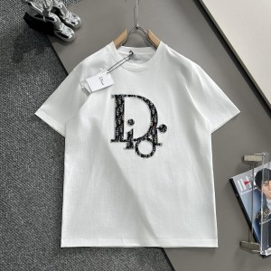 Classic pattern embroidery t-shirt