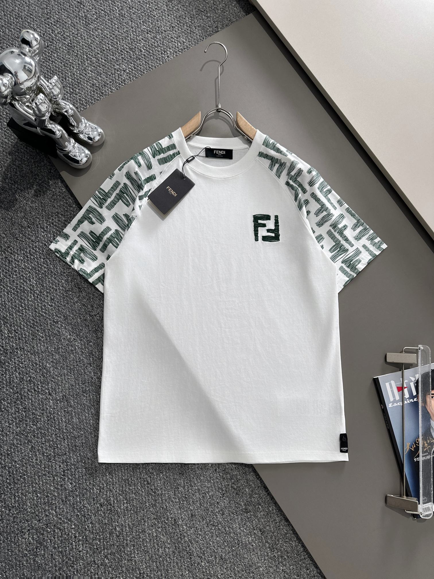 Fashion embroidery t-shirt Fashion embroidery t-shirt
