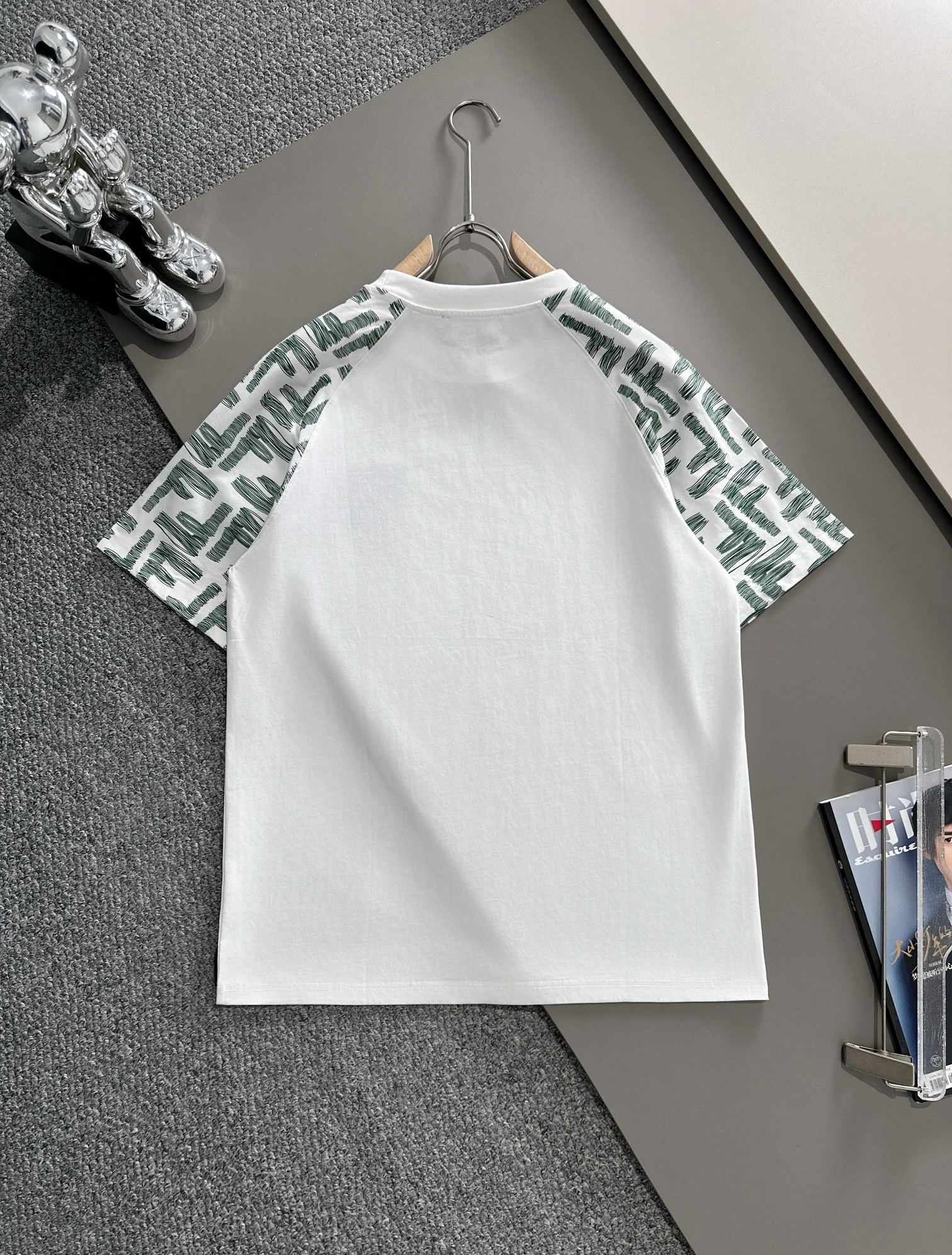 Fashion embroidery t-shirt Fashion embroidery t-shirt