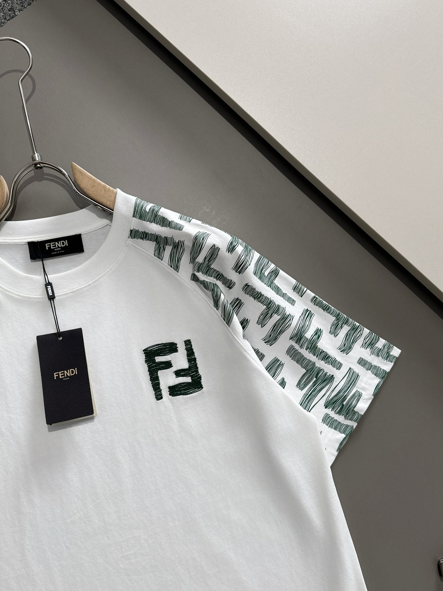 Fashion embroidery t-shirt Fashion embroidery t-shirt
