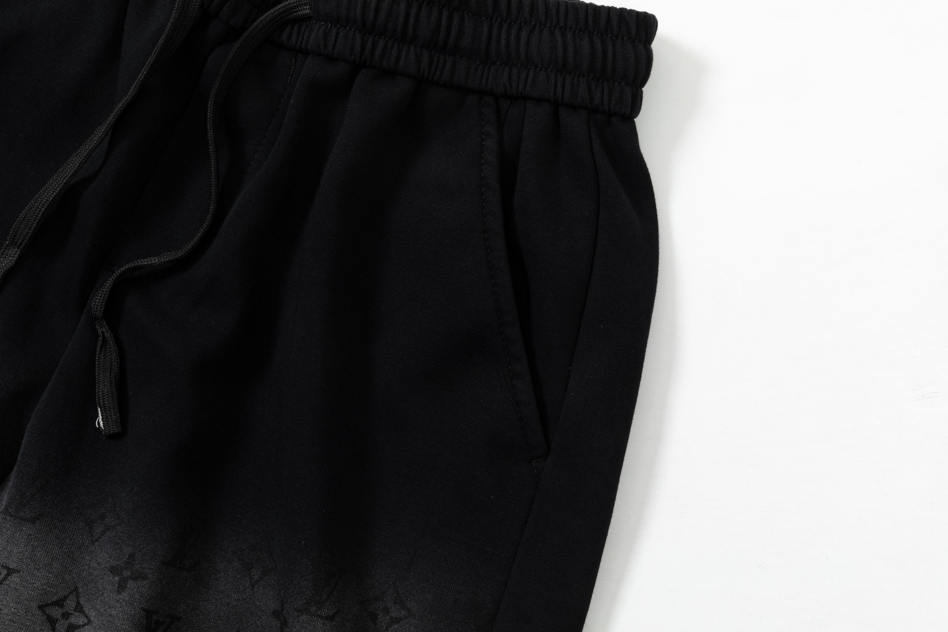 Embroidered spliced knitted shorts Embroidered spliced knitted shorts