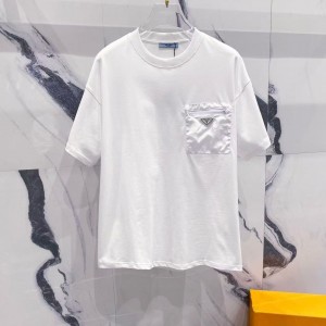 Metal logo carry pocket t-shirt